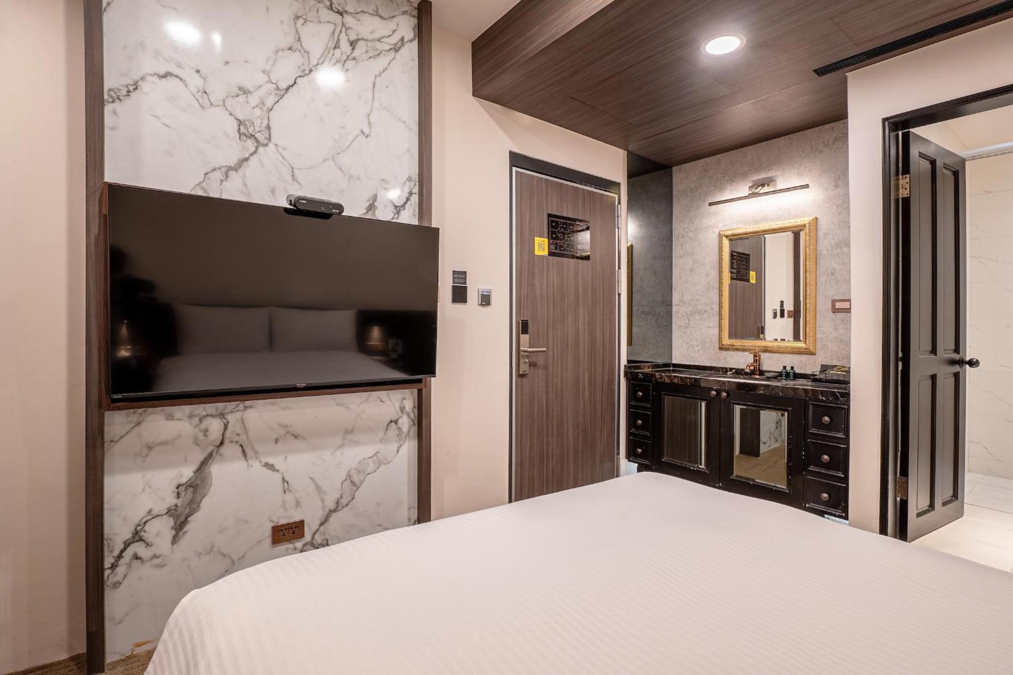 Dream Mansion Hotel Taichung Exterior photo