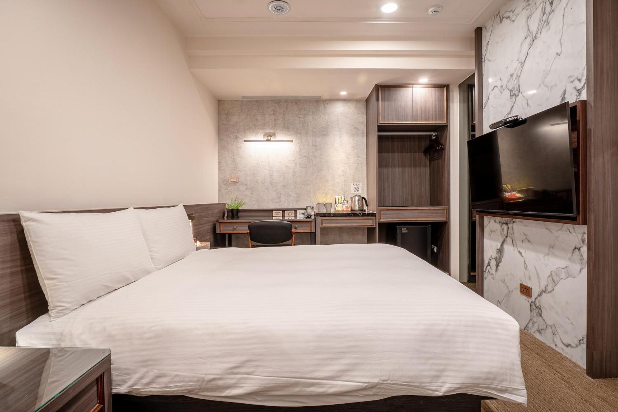 Dream Mansion Hotel Taichung Exterior photo