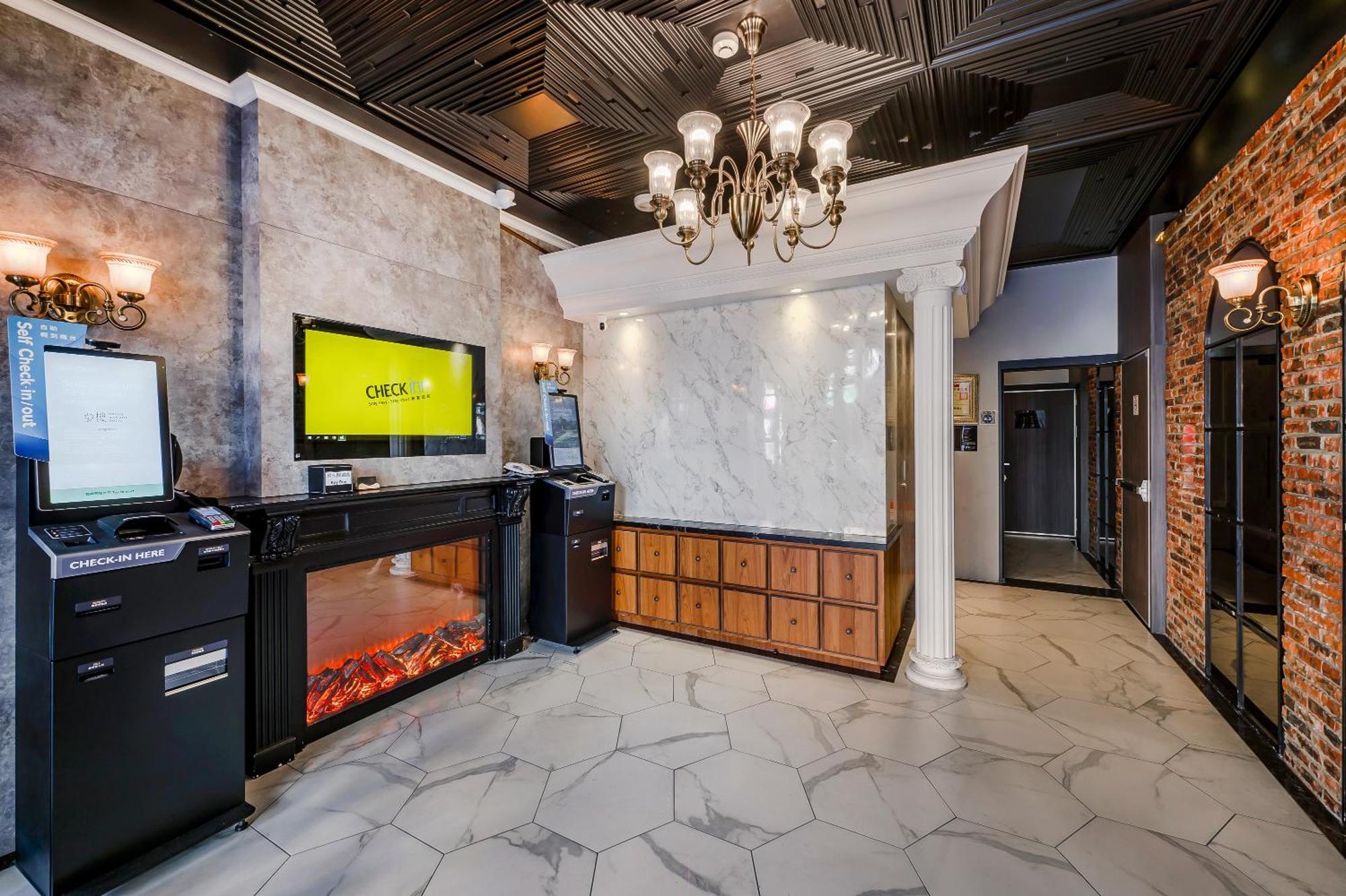 Dream Mansion Hotel Taichung Exterior photo